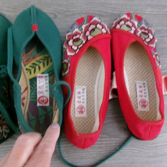 Lot 2 Pair Asian Embroidered Shoes Green Red Mary Jane and Ankle Tie 5.5 / 6 - Picture 16 of 16